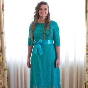 DAINTY JEWELL'S "TEAL NIGHT IN PARIS"